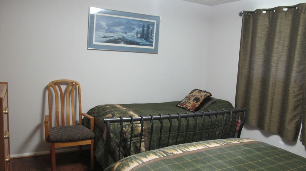 Frenchy'S Adventure Bed And Breakfast Anchorage Exterior foto