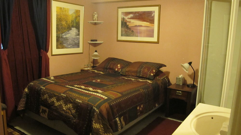 Frenchy'S Adventure Bed And Breakfast Anchorage Exterior foto